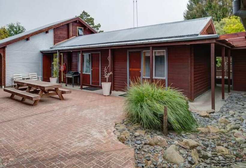 تختخواب و صبحانه Breckenridge Lodge