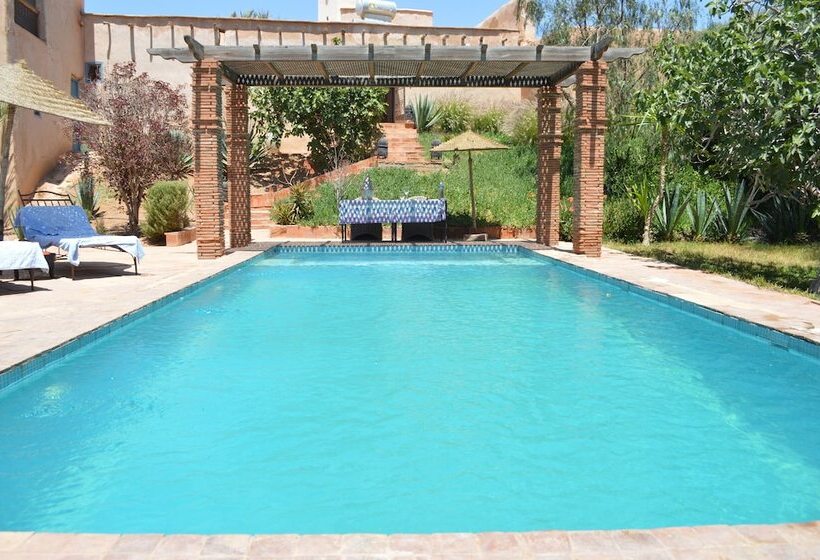 تختخواب و صبحانه Kasbah Gousteau