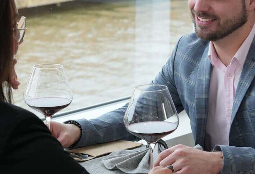 هتل Restaurant Brasserie Feestzaal Ahoi, Kortrijk