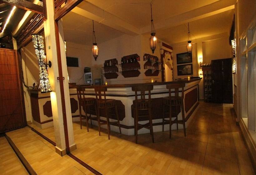 Chonos Hotel Lovina