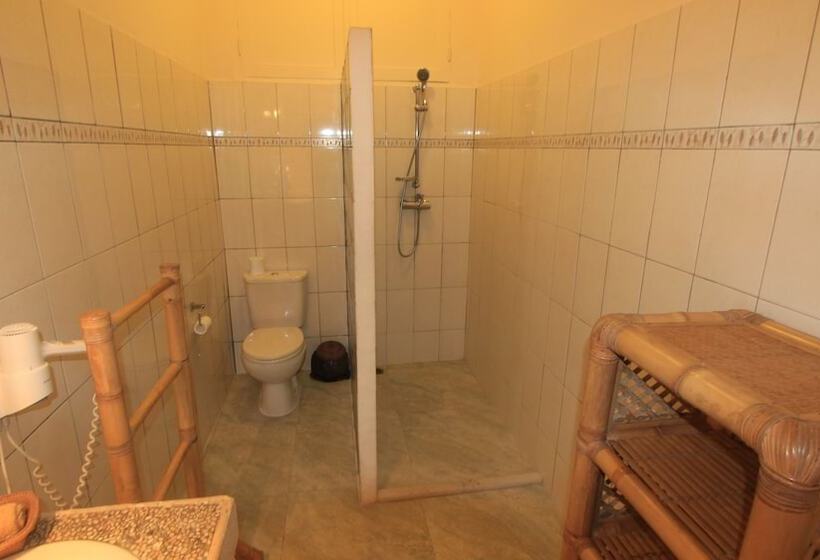 Chonos Hotel Lovina