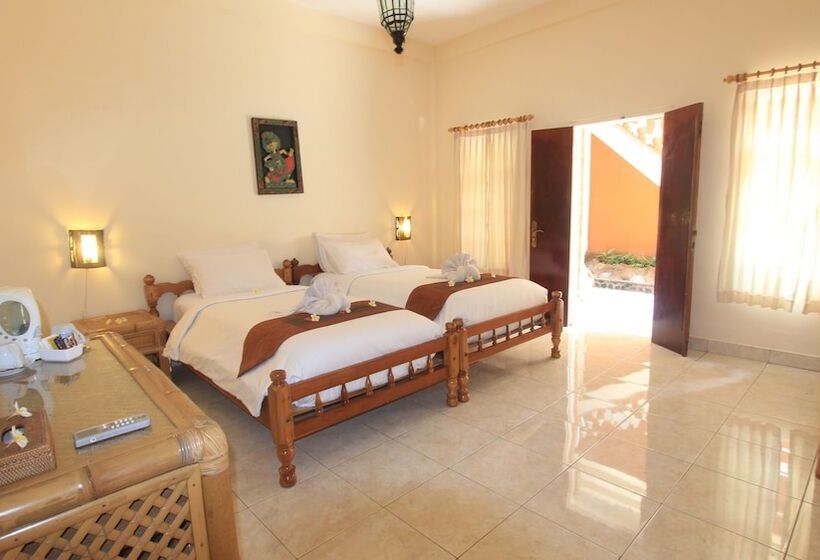 Chonos Hotel Lovina