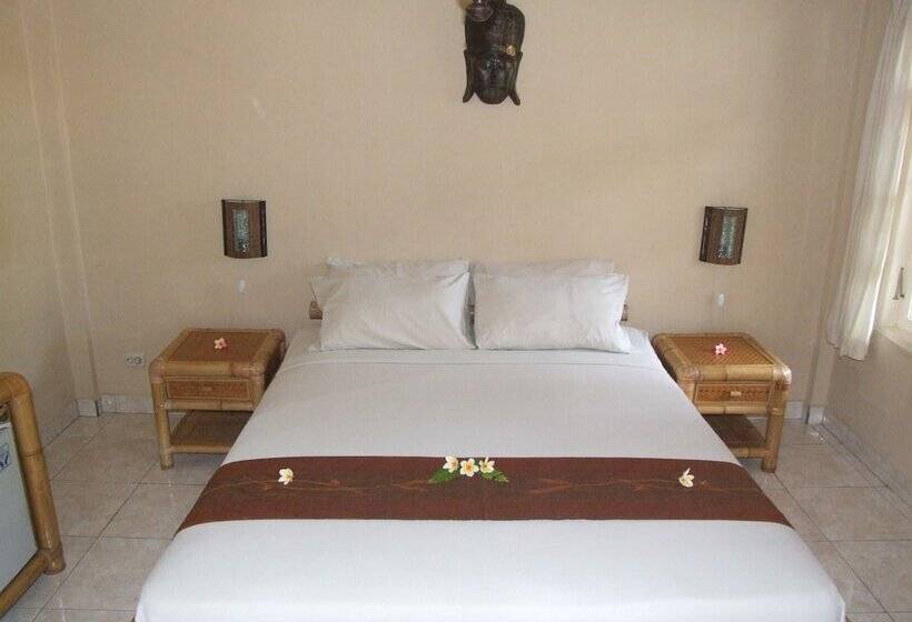 Chonos Hotel Lovina