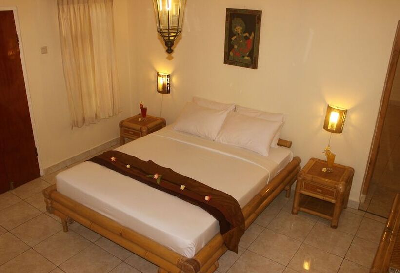 Chonos Hotel Lovina