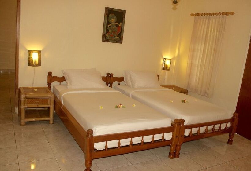 Chonos Hotel Lovina