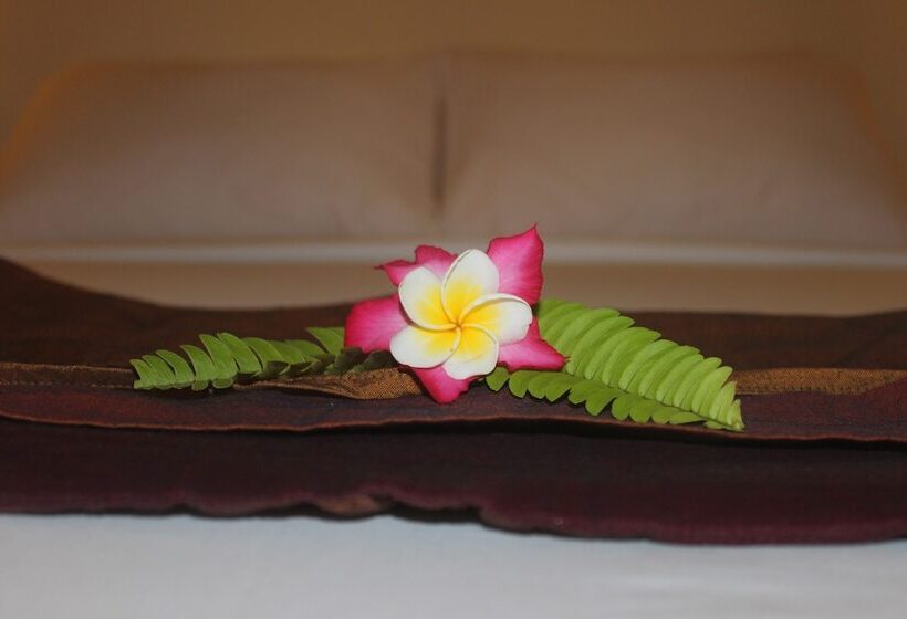 Chonos Hotel Lovina