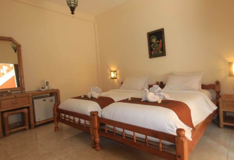Chonos Hotel Lovina