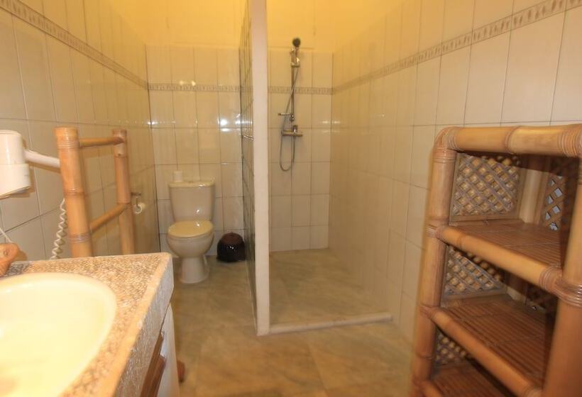 Chonos Hotel Lovina