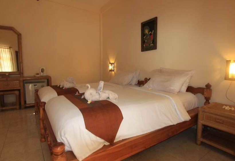 Chonos Hotel Lovina
