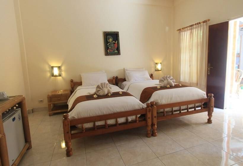 Chonos Hotel Lovina