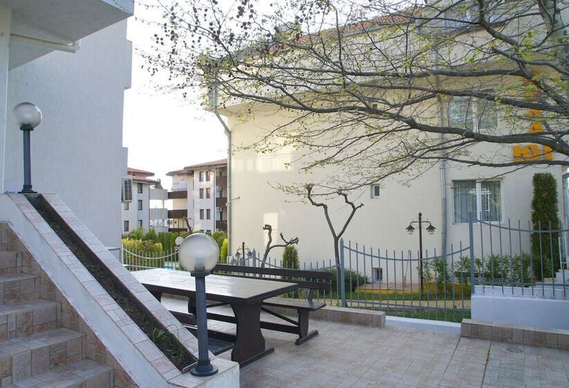 Daisy Guest House