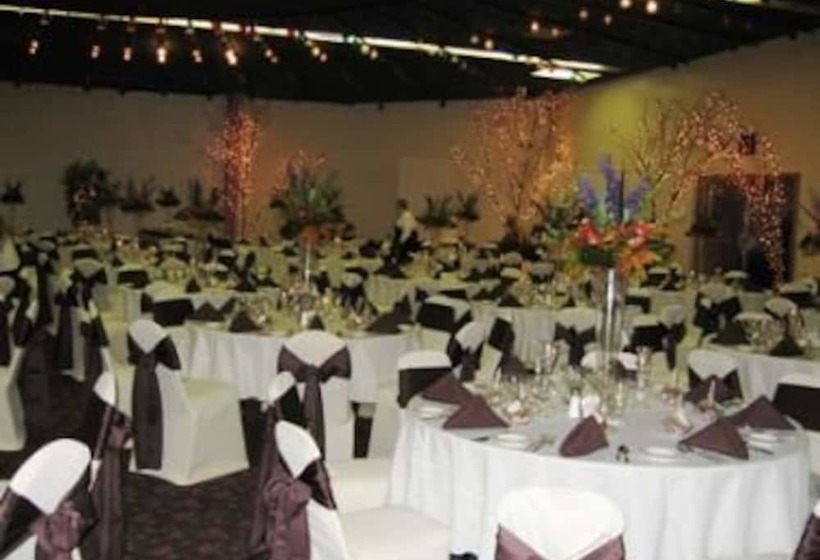 فندق Alma Comfortable Inn