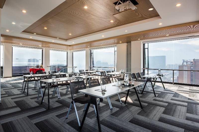 هتل Black Tower Premium