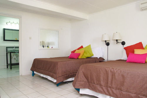 هتل Castle Comfort Lodge