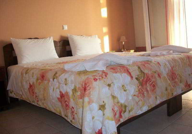 هتل Dioni Studios & Apartments