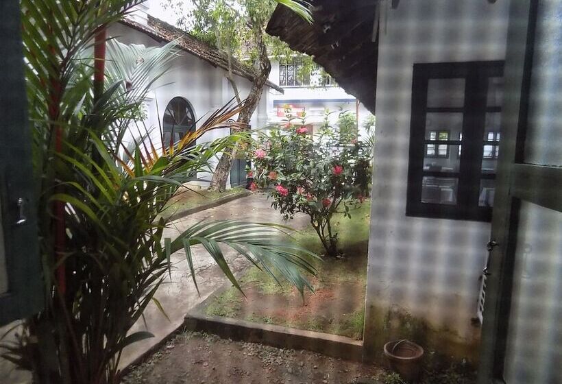 Fotos del hotel Elphinstone Residency:  25