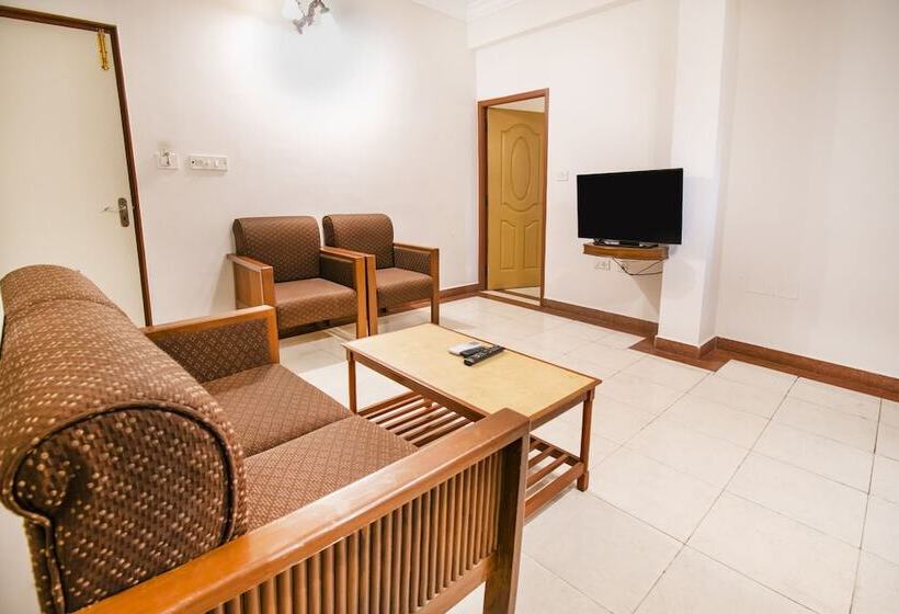 Fabhotel Metro Manor Central Station