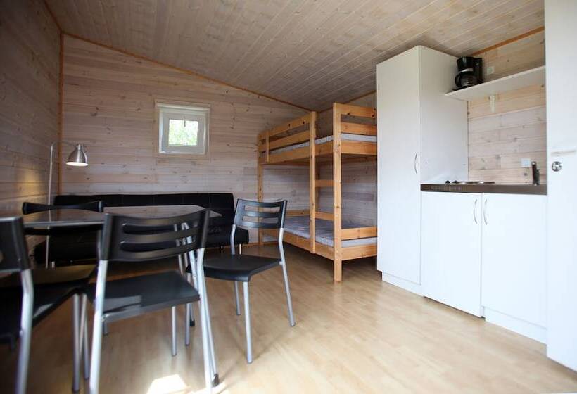 בית מלון כפרי First Camp Ajstrup Strand