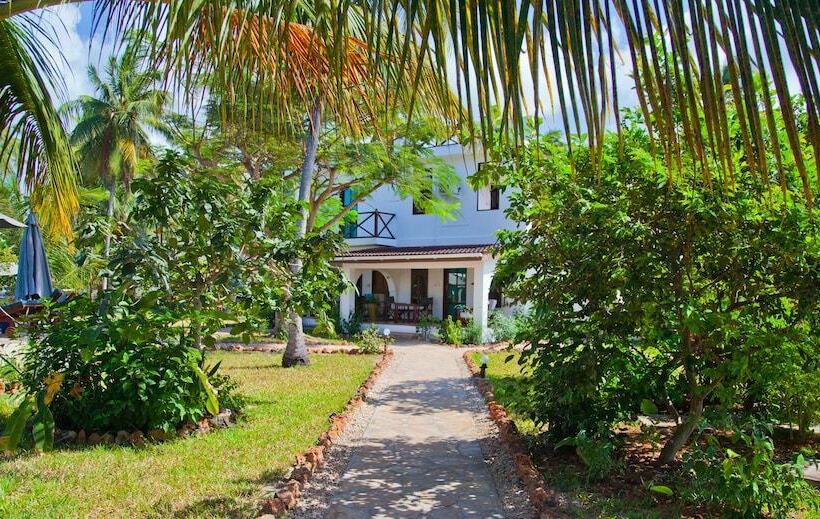 Fotos del hotel Flame Tree Cottages:  40