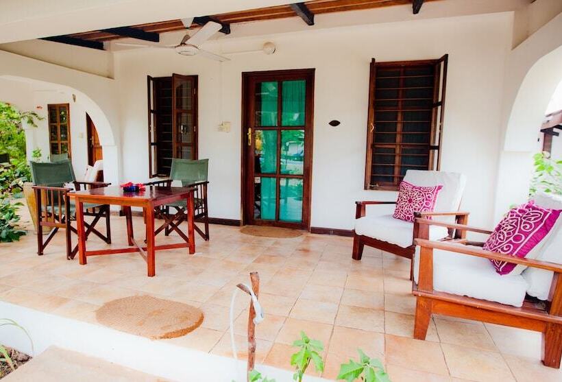 Fotos del hotel Flame Tree Cottages:  9