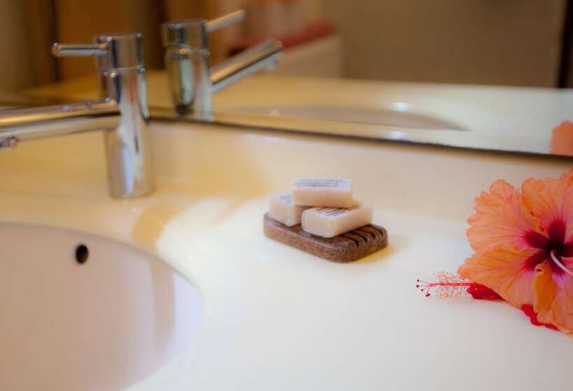 Fotos del hotel Flame Tree Cottages:  12