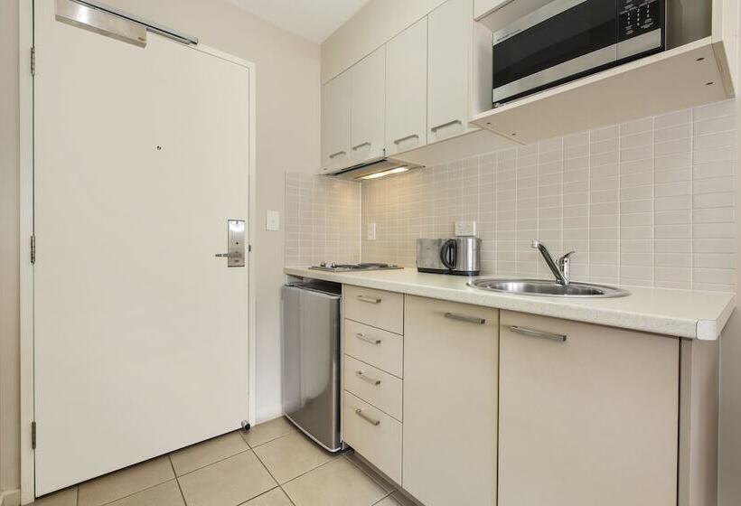 هتل Gladstone Downtown Central Apartment