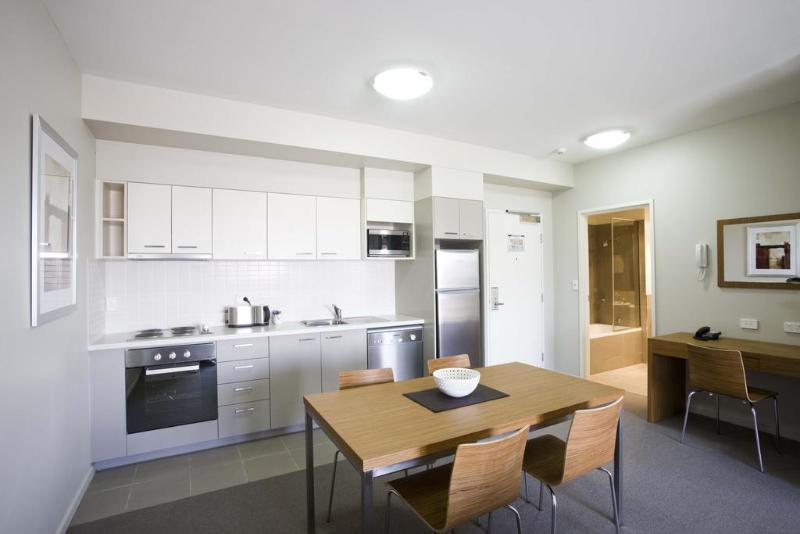 هتل Gladstone Downtown Central Apartment