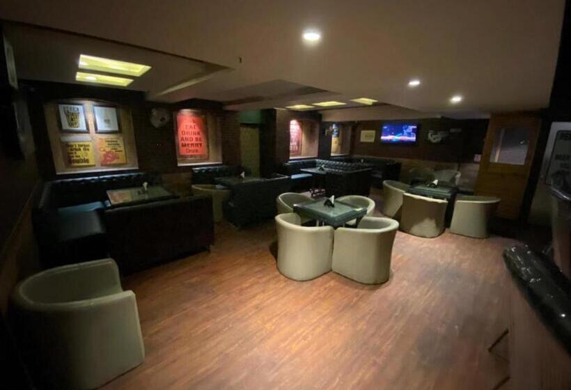 Fotos del hotel Golden Manor:  35