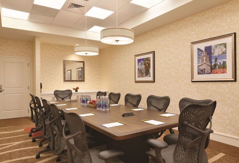 هتل Hilton Garden Inn Boston Logan Airport