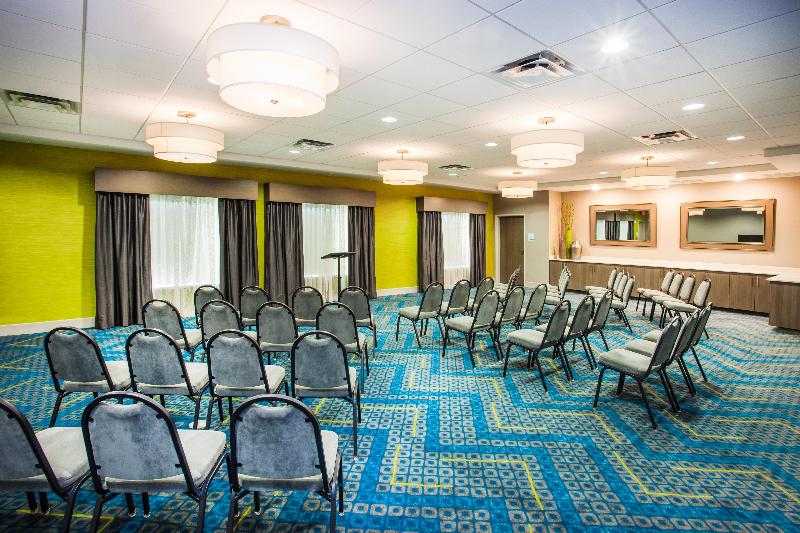 Отель Holiday Inn Express & Suites Litchfield, An Ihg
