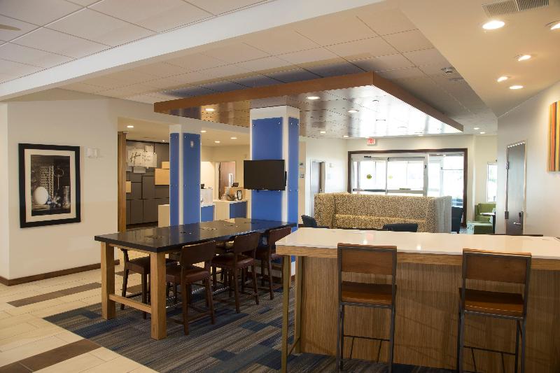 هتل Holiday Inn Express & Suites Port Huron, An Ihg