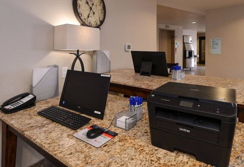 هتل Holiday Inn Express & Suites Williams