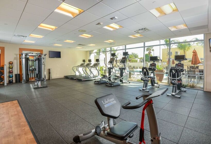 בית מלון כפרי Homewood Suites By Hilton Anaheim Resort – Convention Center