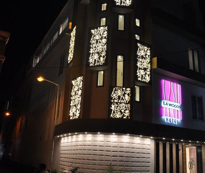 هتل La Woods