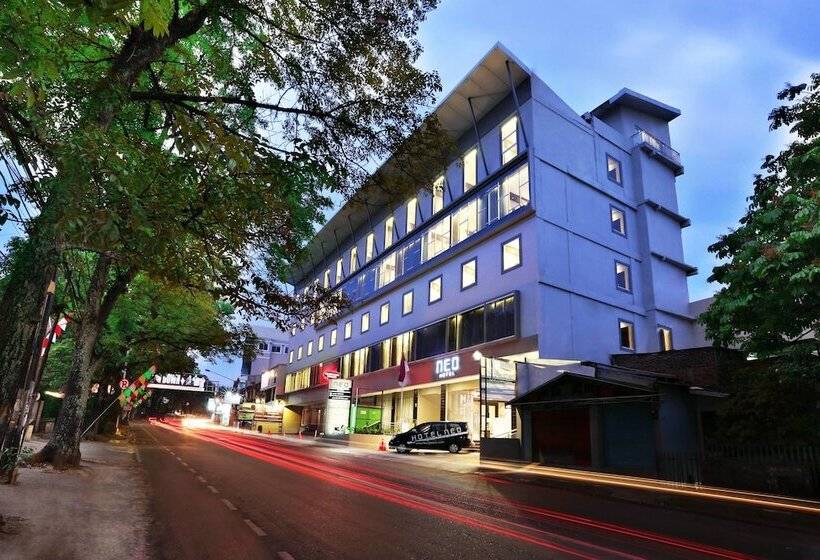 Отель Neo Dipatiukur Bandung By Aston