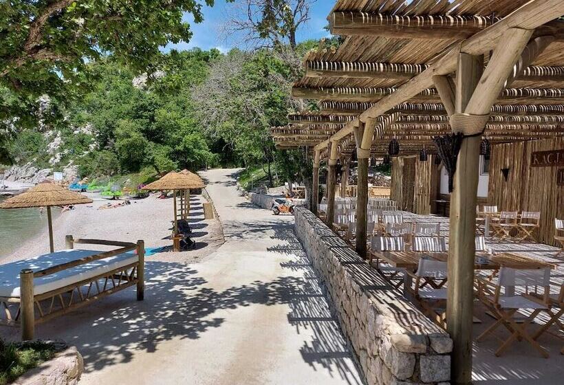 هتل Holiday Resort Kačjak