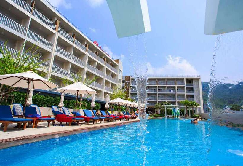 هتل Ramada By Wyndham Phuket Deevana