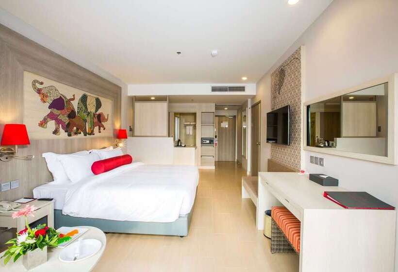 هتل Ramada By Wyndham Phuket Deevana