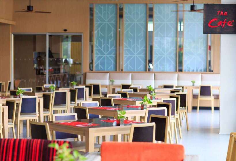 هتل Ramada By Wyndham Phuket Deevana