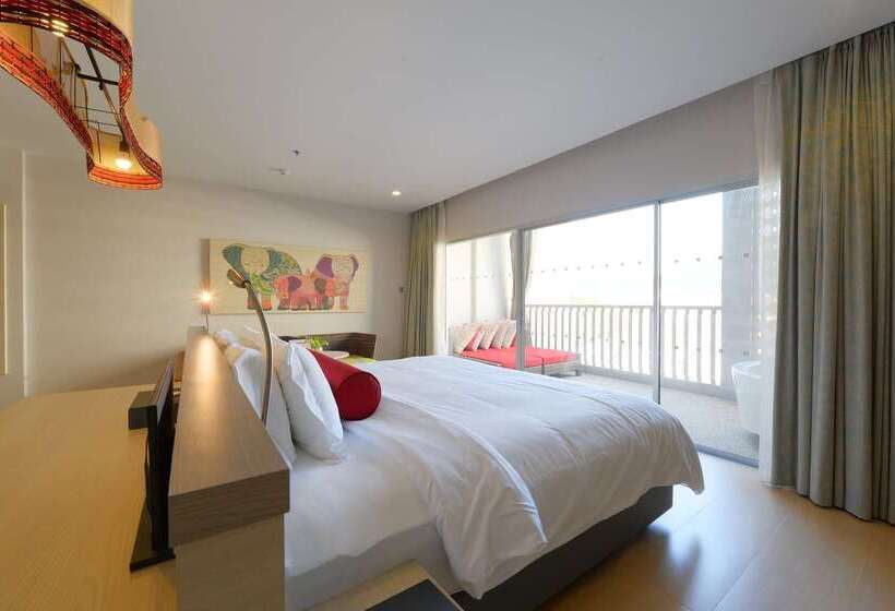 هتل Ramada By Wyndham Phuket Deevana