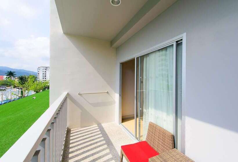هتل Ramada By Wyndham Phuket Deevana
