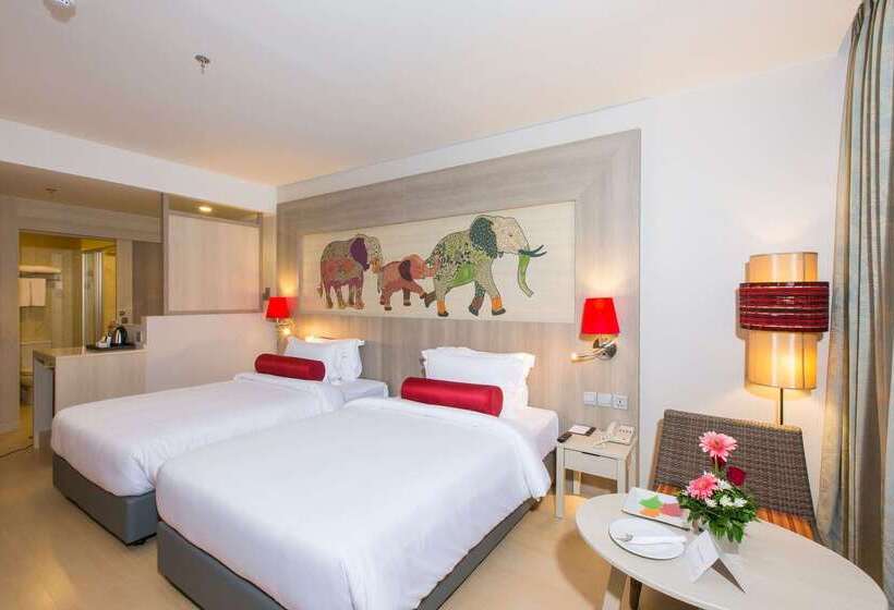 هتل Ramada By Wyndham Phuket Deevana