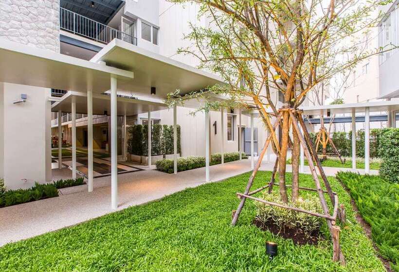 هتل Ramada By Wyndham Phuket Deevana