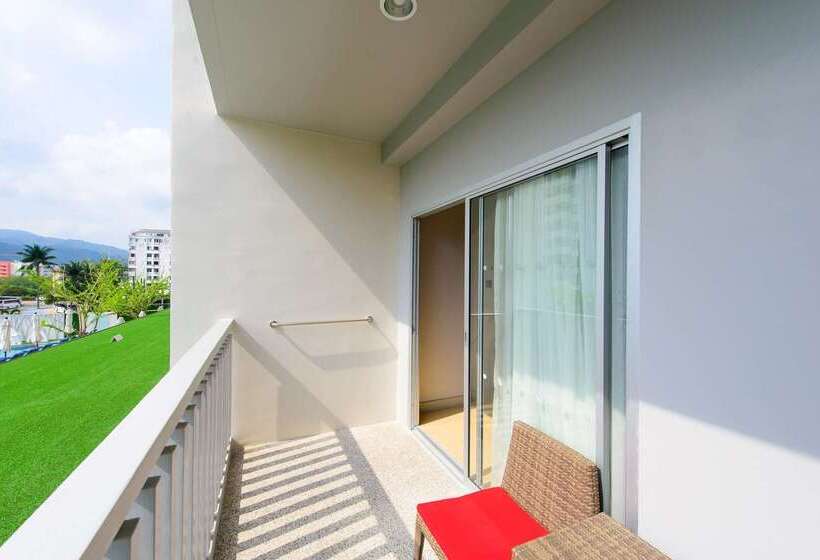 هتل Ramada By Wyndham Phuket Deevana