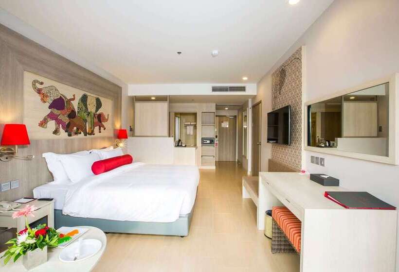 هتل Ramada By Wyndham Phuket Deevana