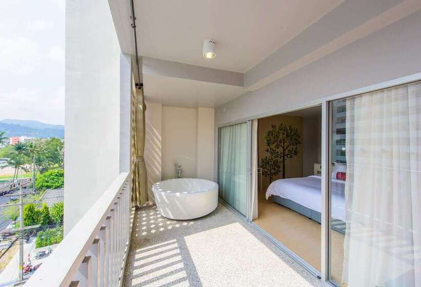 هتل Ramada By Wyndham Phuket Deevana