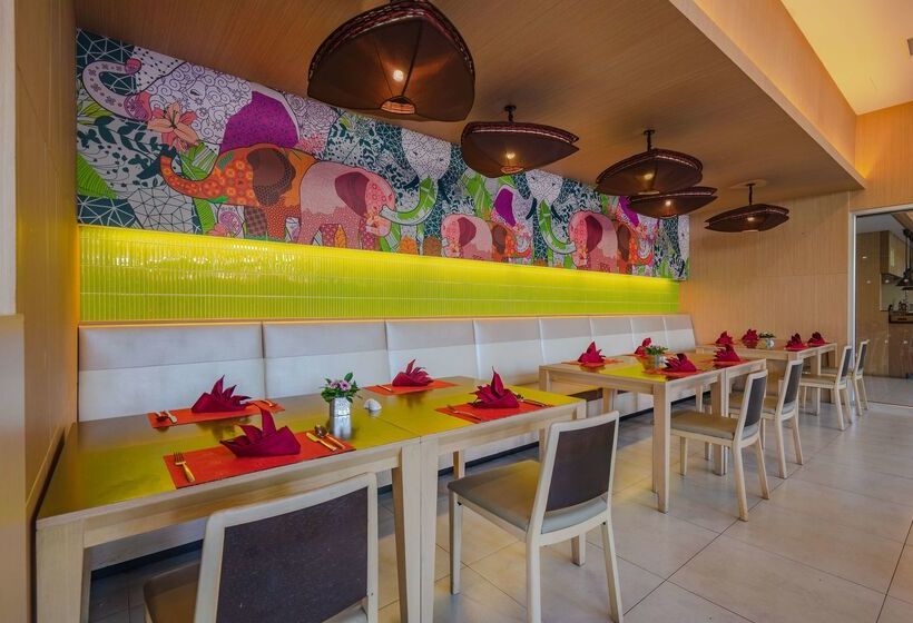 هتل Ramada By Wyndham Phuket Deevana