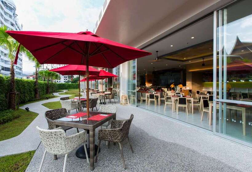 هتل Ramada By Wyndham Phuket Deevana
