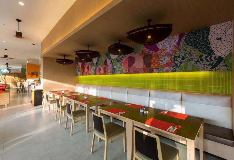 هتل Ramada By Wyndham Phuket Deevana