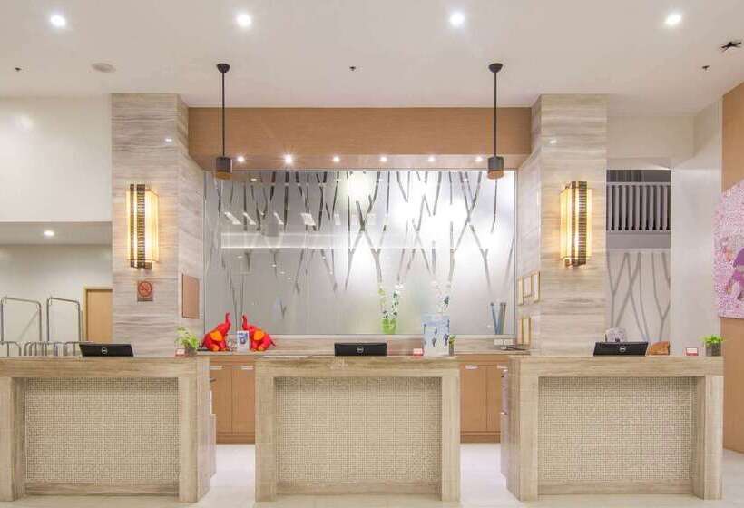 هتل Ramada By Wyndham Phuket Deevana